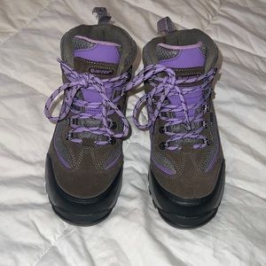 New Wkmen’s Hi-Tec hiking boots